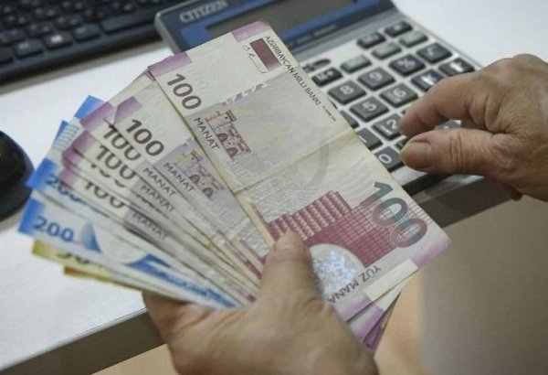 Номинальная зарплата наемных работников в Баку возросла