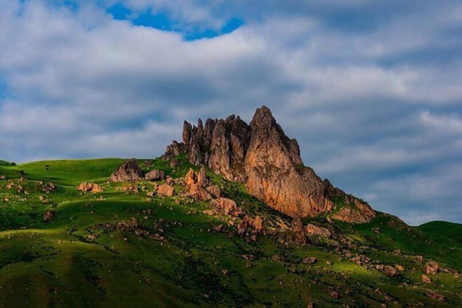 Тайны и предания горы Бешбармаг- Хыдыра Зинда в Азербайджане (ФОТО)