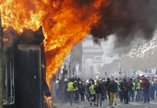 Более 20 человек поместили под стражу после субботней манифестации в Париже