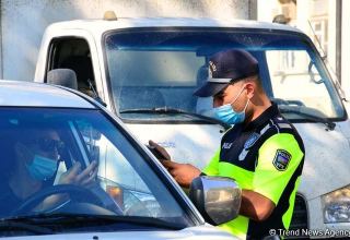 В Азербайджане с карантинных постов развернуты обратно 385 автомобилей - дорожная полиция
