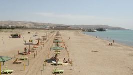В Баку открылся образцовый общественный пляж (ФОТО)