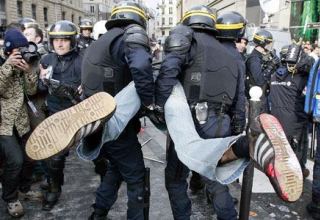 Полиция задержала более 20 человек на акции протеста в Париже
