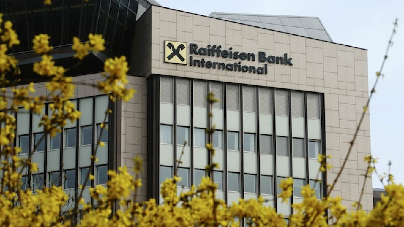 Raiffeisen Bank International играет связующую роль между азербайджанскими  фининститутами и мировой экономикой