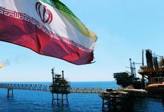 Iran to sign new contracts in oil sector