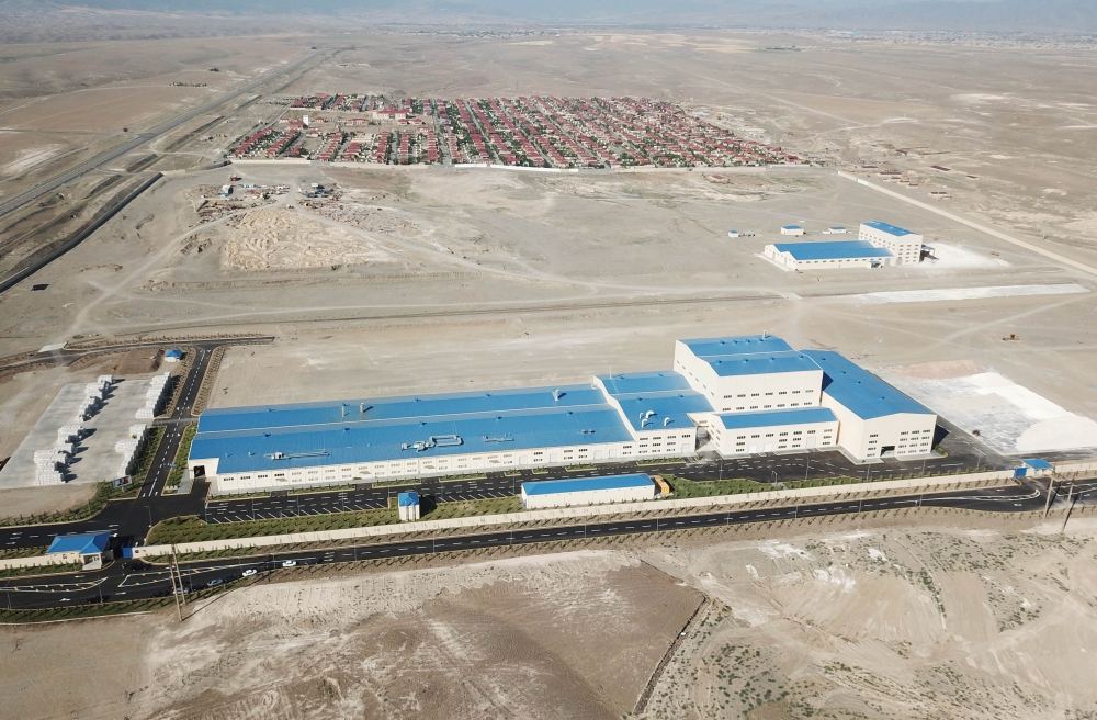 Президент Ильхам Алиев и Первая леди Мехрибан Алиева приняли участие в открытии завода по производству искусственного мрамора и гранита в Гяндже (ФОТО) (версия 2)
