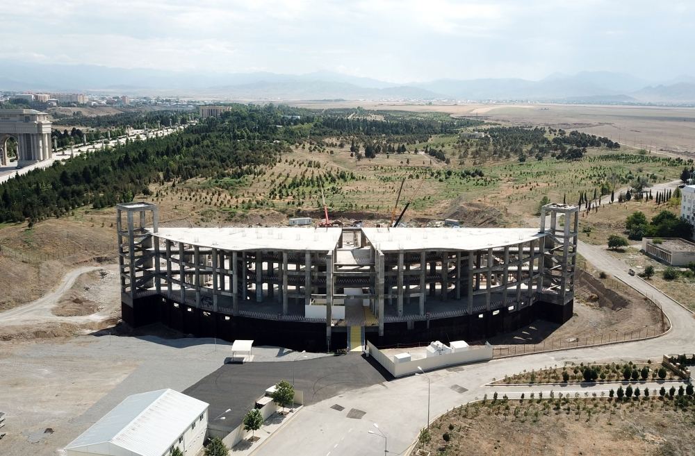 Azerbaijani president views construction of Ganja Sports Palace (PHOTO)