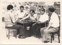 Редкие фото Ниязи, Лютфияра Иманова и Бахтияра Вахабзаде за игрой в нарды