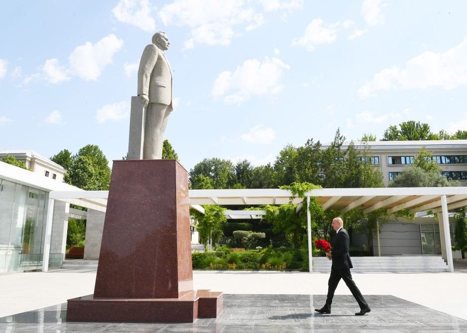 Президент Ильхам Алиев прибыл в Мингячевир (ФОТО)