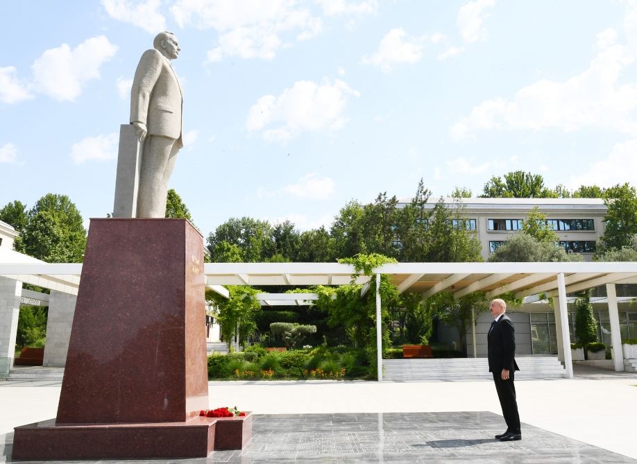 Президент Ильхам Алиев прибыл в Мингячевир (ФОТО)