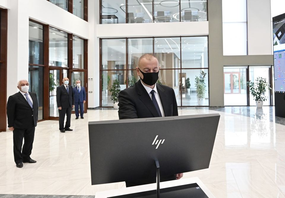 Президент Ильхам Алиев принял участие в церемонии сдачи в эксплуатацию ТЭС "Азербайджан" после капитальной реконструкции в Мингячевире (ФОТО/ВИДЕО)