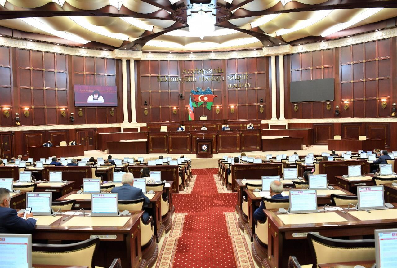 Началась весенняя сессия парламента Азербайджана