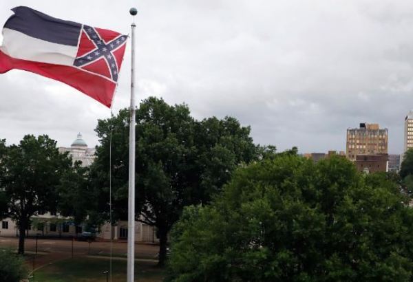 Власти Миссисипи разрешили изменить флаг штата из-за протестов
