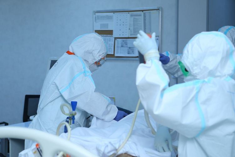 В Азербайджане обнародовано состояние здоровья лиц, инфицированных штаммом коронавируса "омикрон"
