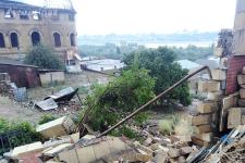 Gəncədə xəstəxananın hasarının uçması qaz xəttini yararsız hala salıb (FOTO)