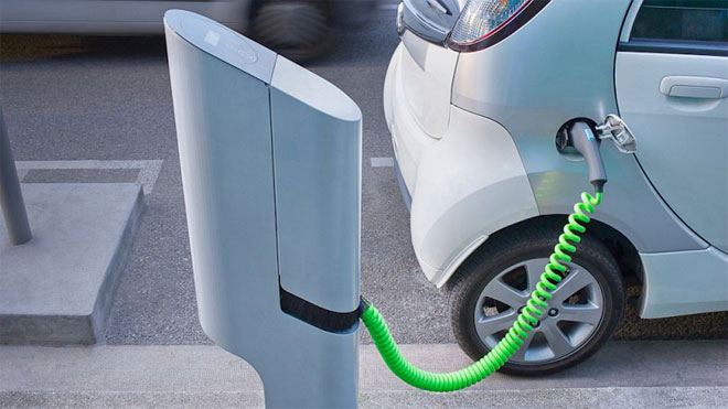 Expert talks promoting import of electric and hybrid vehicles to Azerbaijan