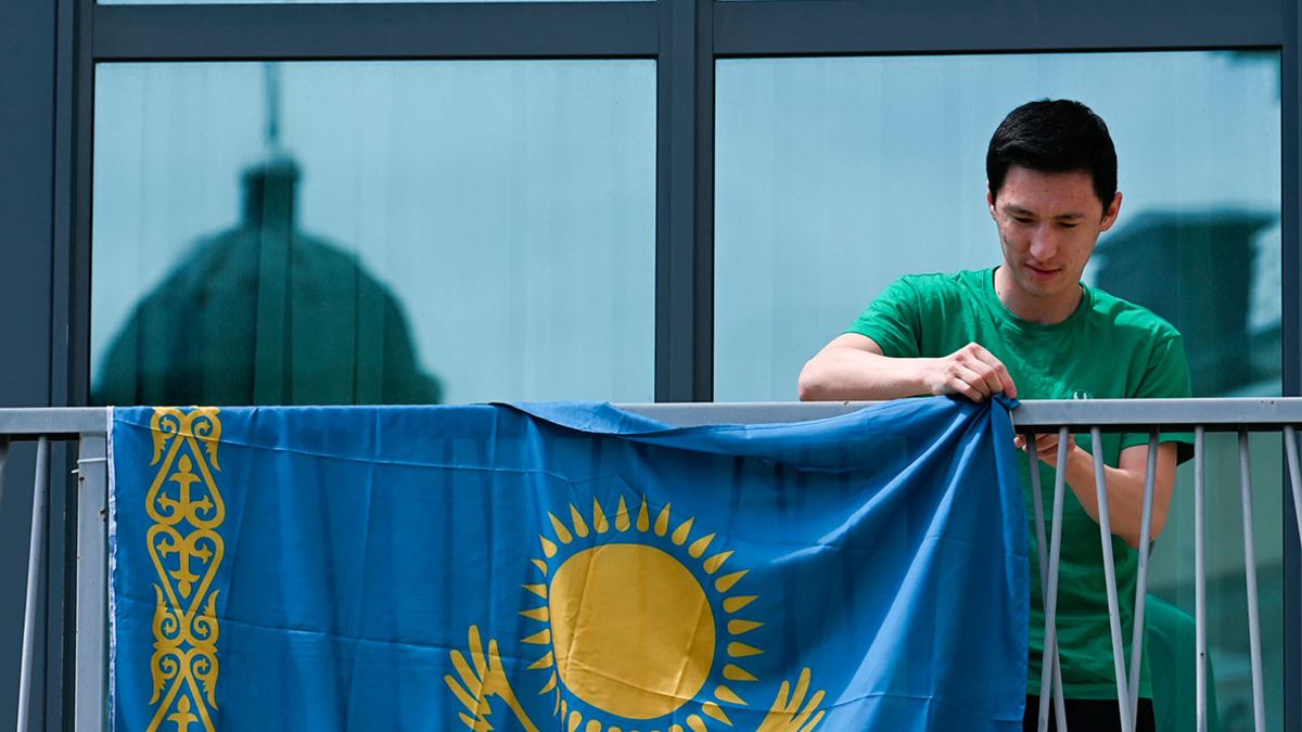 В Казахстане наступил День общенационального траура