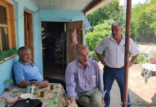Azerbaijani villages on border with Armenia refuse to leave despite tensions (PHOTO)