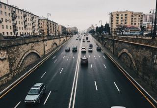 Снижается разрешенная скорость на основных дорогах Баку (ТАБЛИЦА)