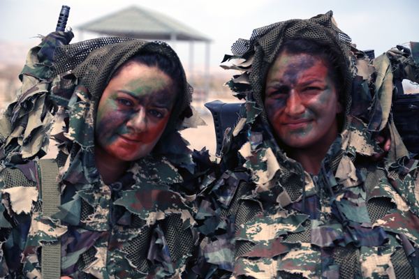 Азербайджанские женщины записываются для прохождения военной службы на добровольной основе (ФОТО)