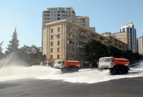 В Баку продезинфицированы 546 улиц (ФОТО)