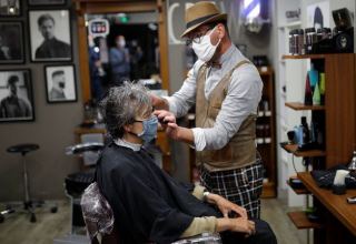 Названы правила приема клиентов в парикмахерских и салонах красоты в Азербайджане