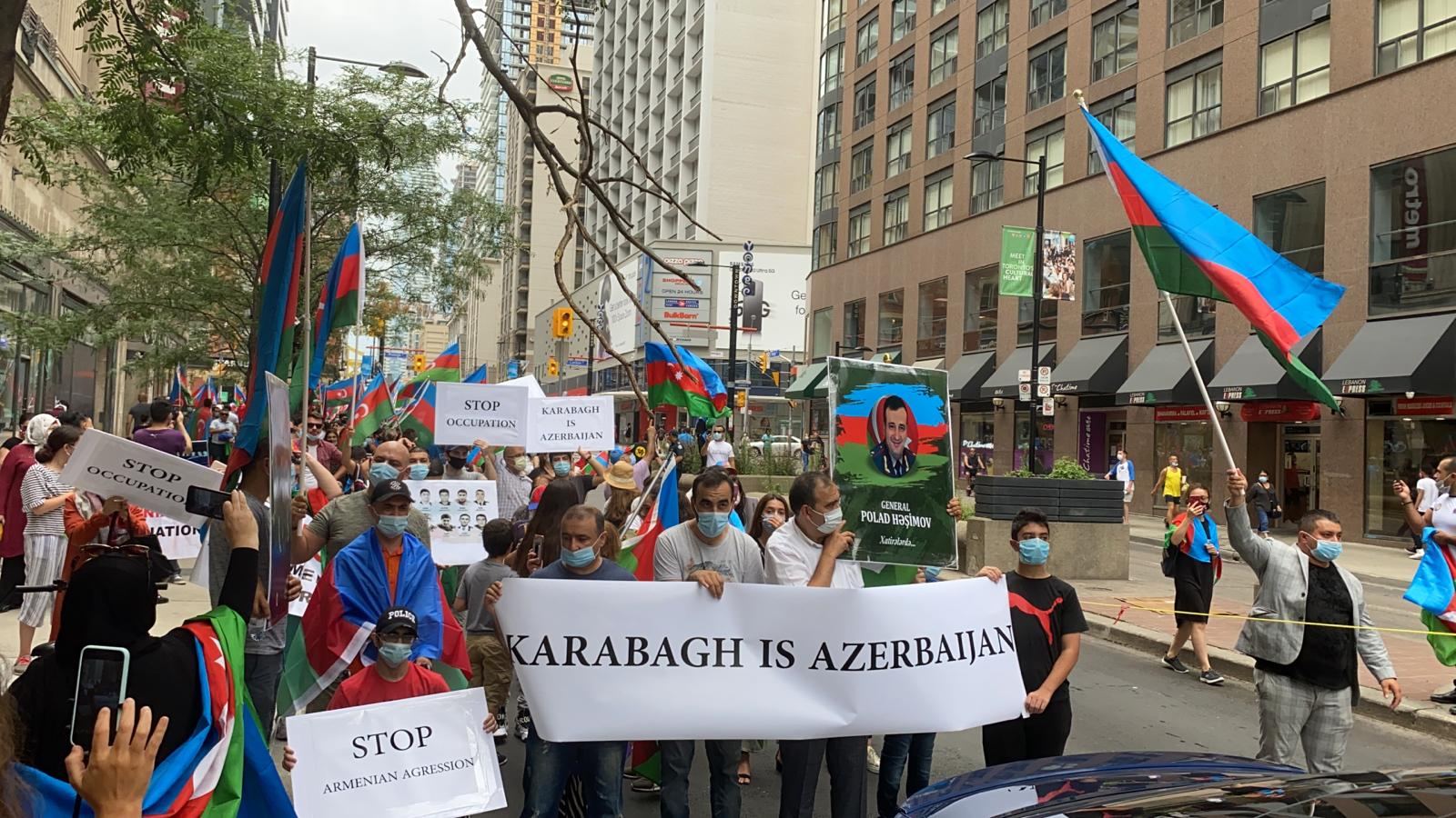 Kanadada yaşayan azərbaycanlılar da ordumuza dəstək aksiyası təşkil edib (FOTO)
