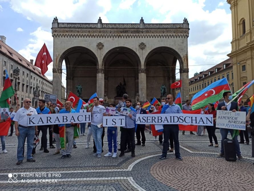 Массовая акция в поддержку азербайджанского народа и армии прошла в Мюнхене (ФОТО/ВИДЕО)