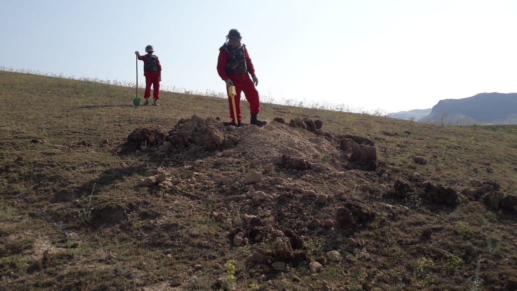 Tovuz rayonuda partlamamış top mərmisi aşkar olunub (FOTO)