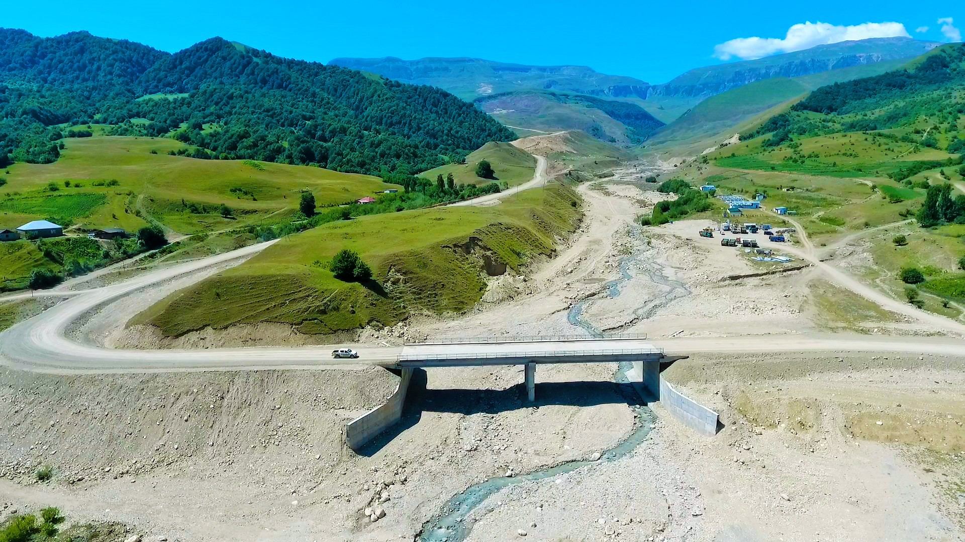 Названы сроки ввода в эксплуатацию дороги в самое высокогорное село Азербайджана