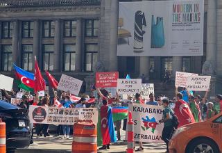 Азербайджанцы в Ванкувере провели акцию протеста против армянской провокации (ФОТО)