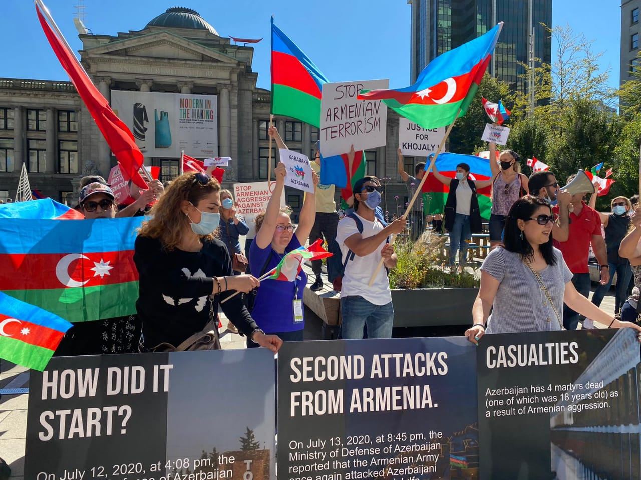 Азербайджанцы в Ванкувере провели акцию протеста против армянской провокации (ФОТО)