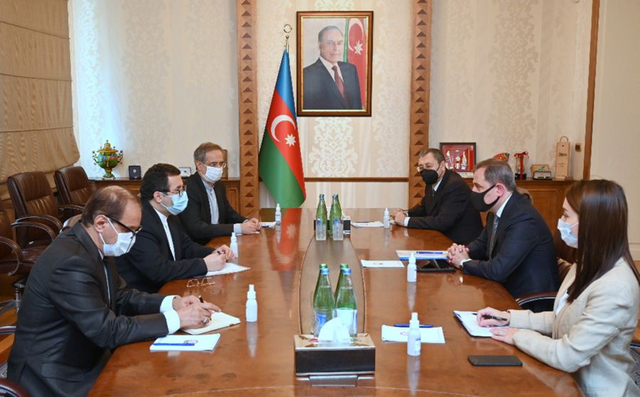 Министр Джейхун Байрамов принял посла Ирана в Азербайджане (ФОТО)