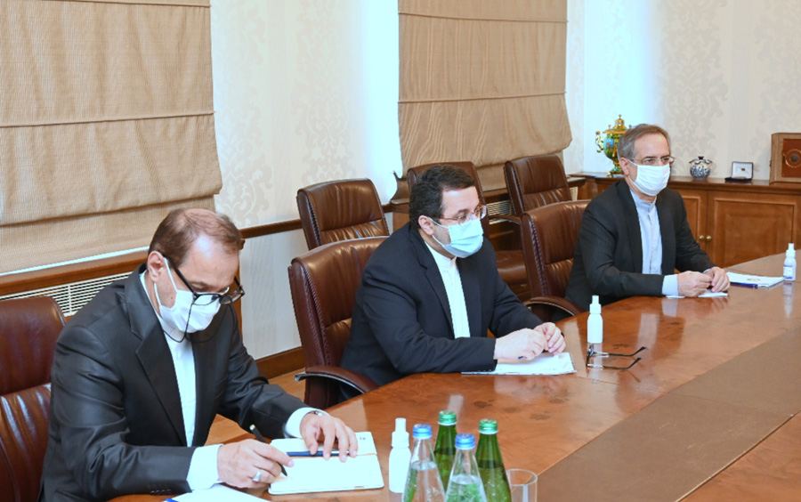 Министр Джейхун Байрамов принял посла Ирана в Азербайджане (ФОТО)