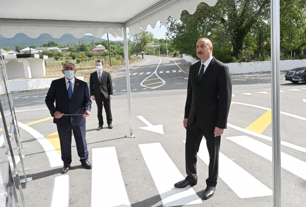 Президент Ильхам Алиев принял участие в открытии автодороги Муганлы-Исмаиллы-Тезекенд-Агбулаг-Гошакенд после реконструкции (ФОТО)