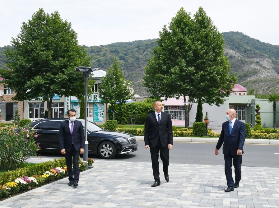 Президент Ильхам Алиев принял участие в открытии Балакенского регионального центра ASAN xidmət (ФОТО)