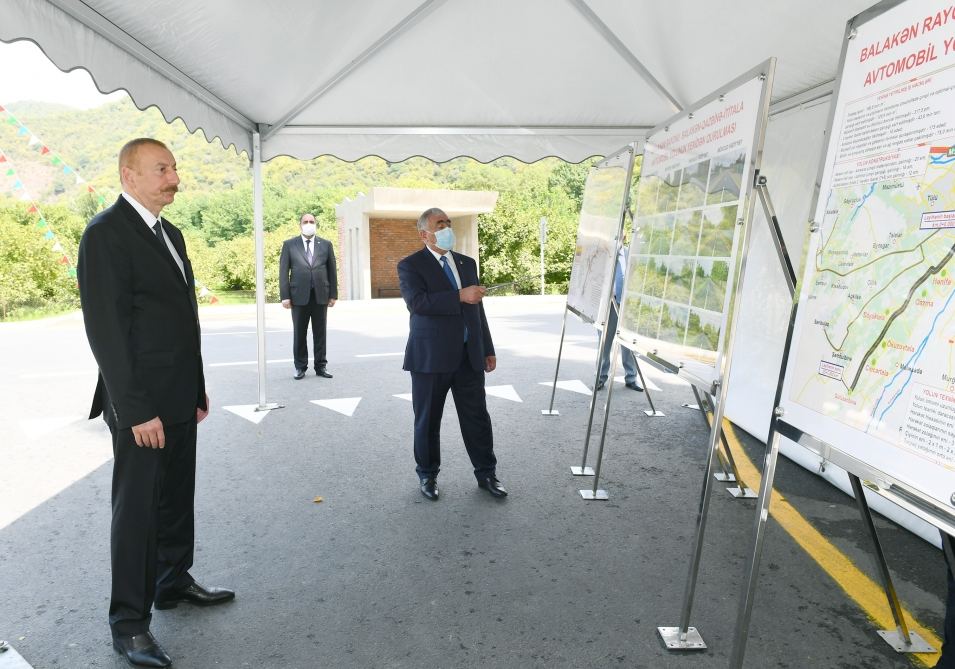 Президент Ильхам Алиев принял участие в открытии реконструированной автодороги Балакен-Газбине-Ититала (ФОТО) (версия 2)
