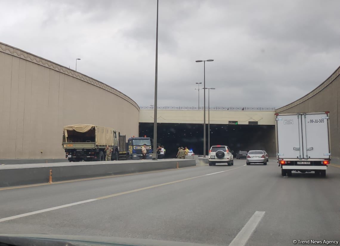 Bakıda iki sərnişin avtobusu toqquşub, xəsarət alan var (FOTO)