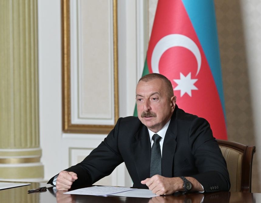 Президент Ильхам Алиев провел совещание в видеоформате в связи с проведенными мерами по борьбе с коронавирусом и социально-экономической ситуацией (ФОТО) (версия 2)