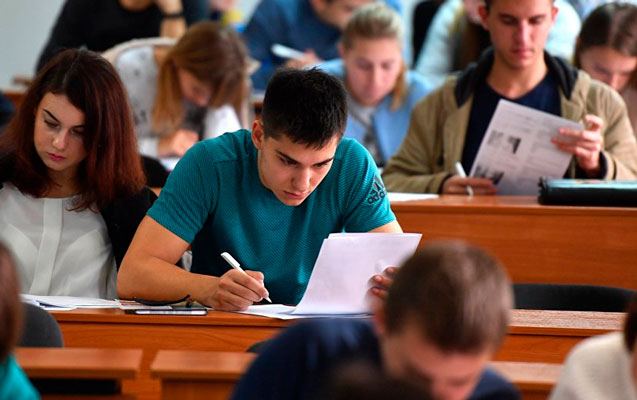С сегодняшнего дня в Азербайджане возобновляется очное обучение в V-XI классах школ и в вузах
