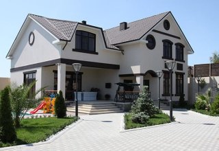 Названа стоимость частных и дачных домов в Баку