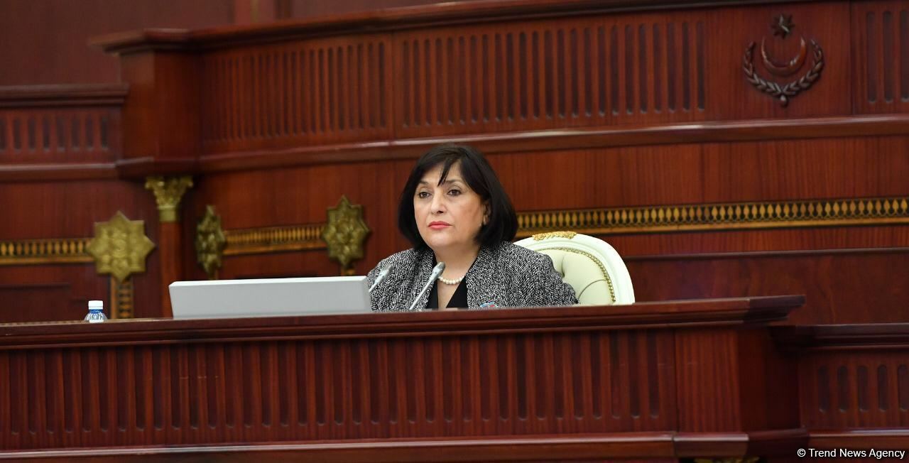 Завершилась внеочередная сессия парламента Азербайджана (ФОТО)