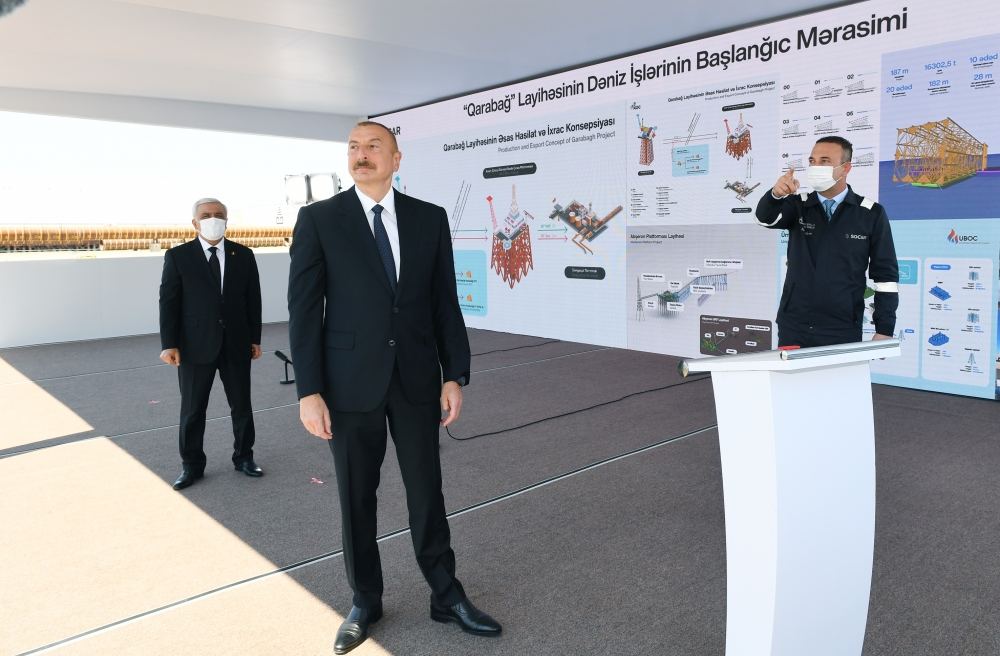Президент Ильхам Алиев принял участие в церемонии отправки в море опорного блока месторождения «Карабах» (ФОТО) - Gallery Image