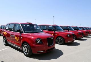 50 новых "Лондонских такси" уже введены в эксплуатацию 
 в Баку