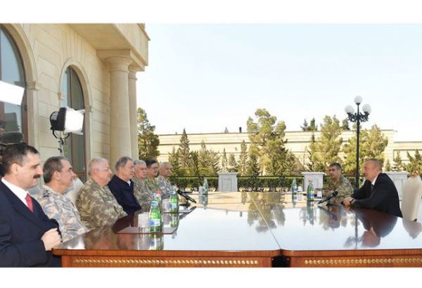 President Ilham Aliyev receives delegation led by Turkish Minister of National Defense (PHOTO/VIDEO)