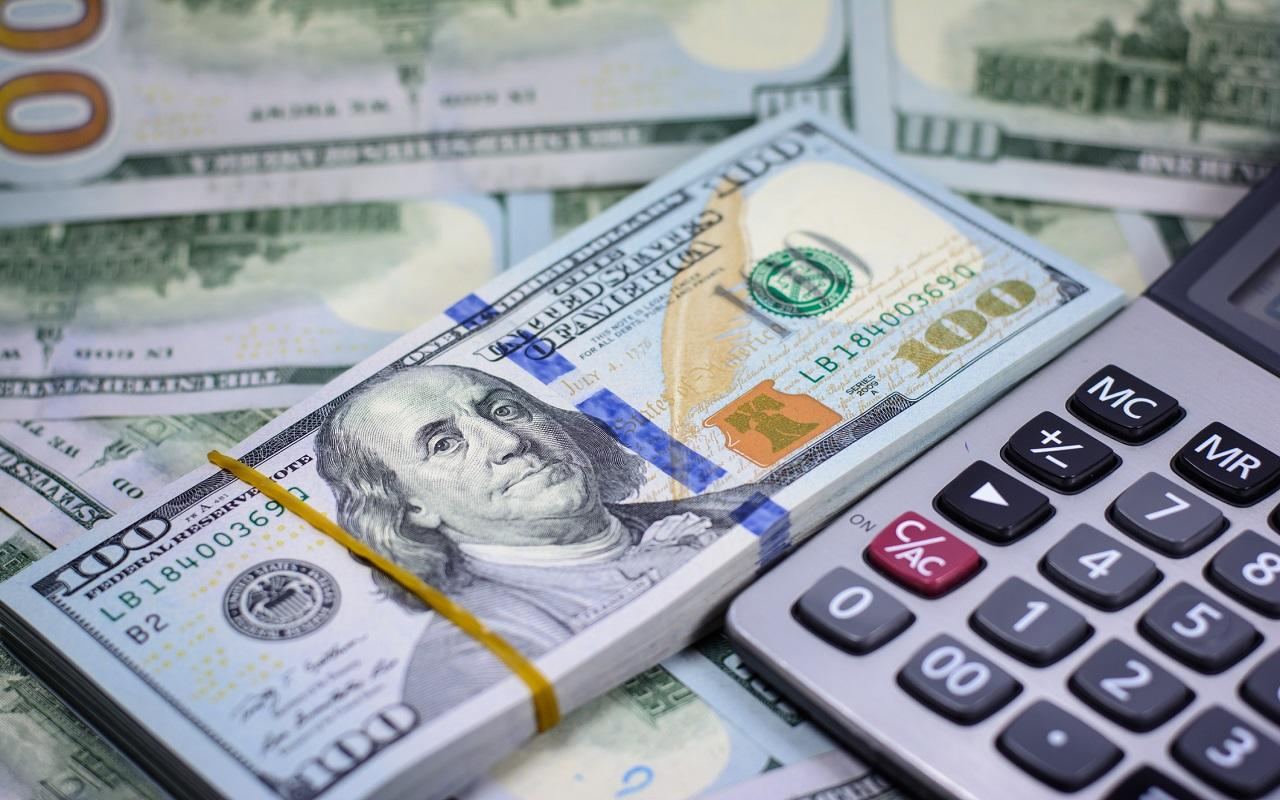 Number of Uzbek banks raise dollar rate