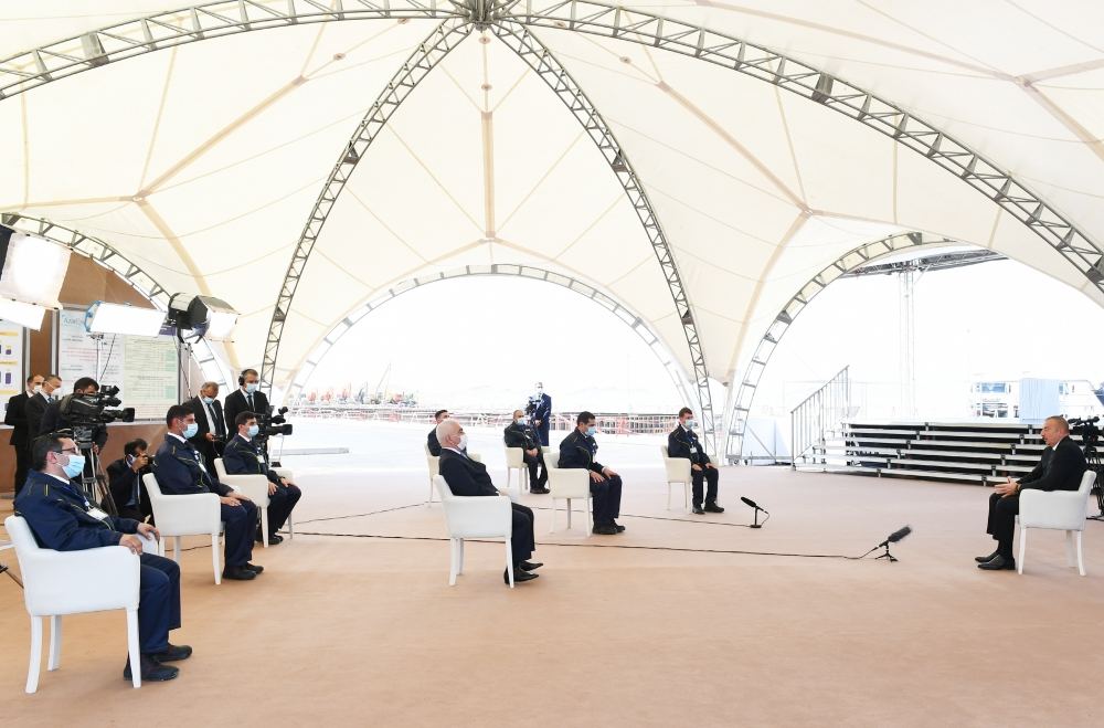 Prezident İlham Əliyev “Qobu” elektrik yarımstansiyasının tikintisi ilə tanış olub (FOTO) (YENİLƏNİB 2)