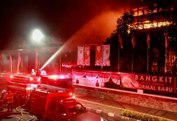 В Марокко сообщили о значительном ущербе газохранилищу в Мохаммедии из-за пожара