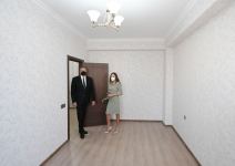Президент Ильхам Алиев и Первая леди Мехрибан Алиева приняли участие в открытии реконструированного здания общежития в Бузовне (ФОТО)
