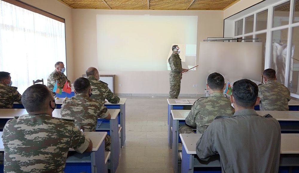 На учениях в Нахчыване командиры подразделений Азербайджана и Турции обмениваются опытом (ФОТО)