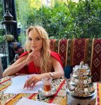 Русская писательница в Баку: И кофе на завтрак подают вместе с солнцем... (ФОТО)